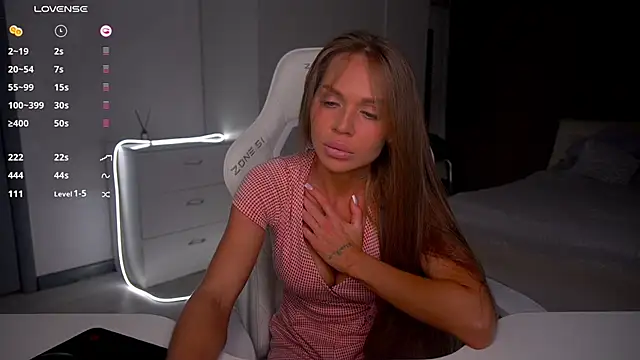 Evelinka online show from 11-25-25, 02:17