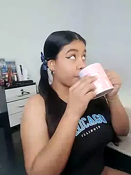 Snapshot of Fanny_Klean chatting on 02-06-25, 05:46 Fanny Klean online show from 02-06-25, 05:46