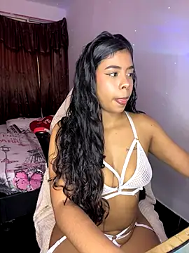 Snapshot of Fanny_Klean chatting on 10-16-25, 04:46 Fanny Klean online show from 10-16-25, 04:46