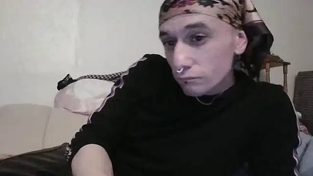 Snapshot of gabelove369 chatting on 04-18-26, 01:37 gabelove369 online show from 04-18-26, 01:37