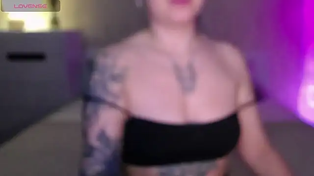 VioletCatt online show from 01-31-25, 06:46