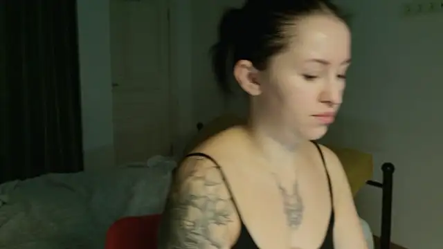 VioletCatt online show from 10-27-25, 06:50