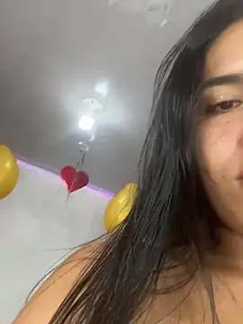 Snapshot of AnnaRosse1 chatting on 02-05-25, 03:34 AnnaRosse1 online show from 02-05-25, 03:34