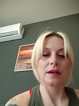 Snapshot of MySweetcum69 chatting on 10-06-25, 11:07 MySweetcum69 online show from 10-06-25, 11:07