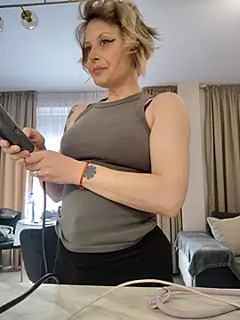 Snapshot of MySweetcum69 chatting on 03-26-26, 12:00 MySweetcum69 online show from 03-26-26, 12:00