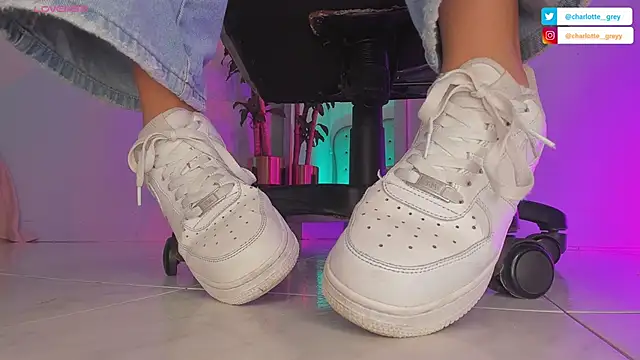 charlotte  grey online show from 09-29-25, 08:13