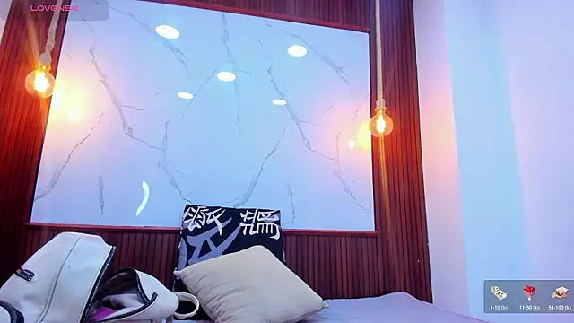 Mia thompson 19 online show from 03-06-26, 08:27