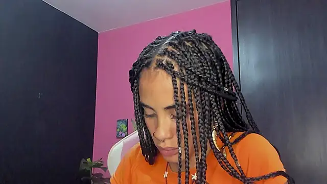 Juanadearco5 online show from 12-05-24, 02:20