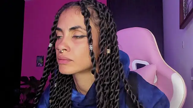 Juanadearco5 online show from 12-31-24, 10:01