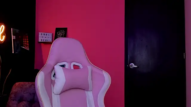 Juanadearco5 online show from 10-29-25, 02:19