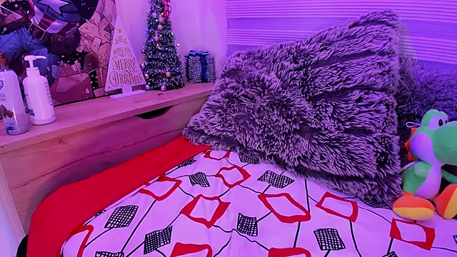 madelyn rose  online show from 12-10-24, 08:08