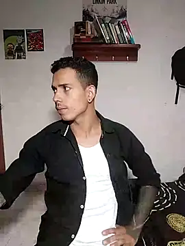 Snapshot of chero_95 chatting on 10-10-25, 07:02 chero 95 online show from 10-10-25, 07:02