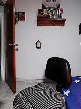 Snapshot of chero_95 chatting on 10-21-25, 07:25 chero 95 online show from 10-21-25, 07:25