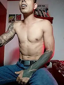 Snapshot of chero_95 chatting on 11-13-25, 10:41 chero 95 online show from 11-13-25, 10:41