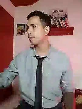 Snapshot of chero_95 chatting on 11-18-25, 08:13 chero 95 online show from 11-18-25, 08:13