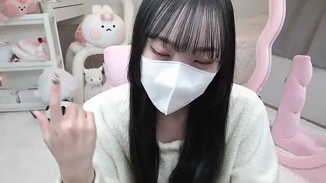 Snapshot of momo_room chatting on 12-15-24, 11:01 momo room online show from 12-15-24, 11:01