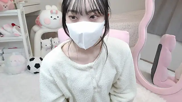 Snapshot of momo_room chatting on 12-28-24, 12:03 momo room online show from 12-28-24, 12:03