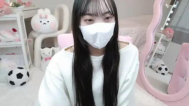 Snapshot of momo_room chatting on 01-02-25, 06:07 momo room online show from 01-02-25, 06:07