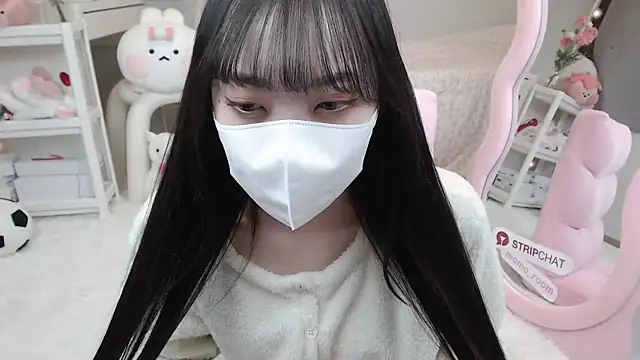 Snapshot of momo_room chatting on 01-18-25, 09:02 momo room online show from 01-18-25, 09:02
