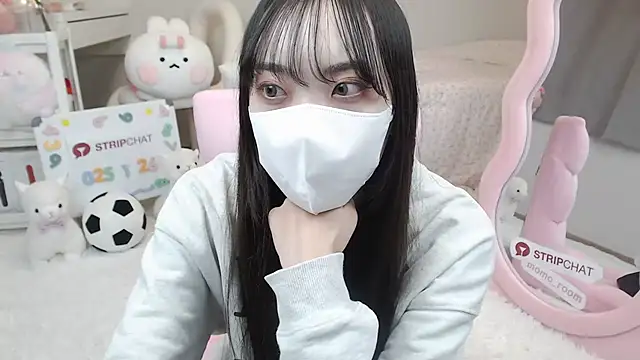 Snapshot of momo_room chatting on 01-26-25, 09:40 momo room online show from 01-26-25, 09:40