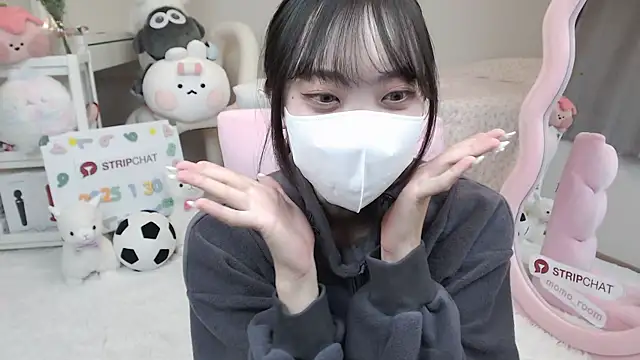 Snapshot of momo_room chatting on 01-30-25, 10:40 momo room online show from 01-30-25, 10:40