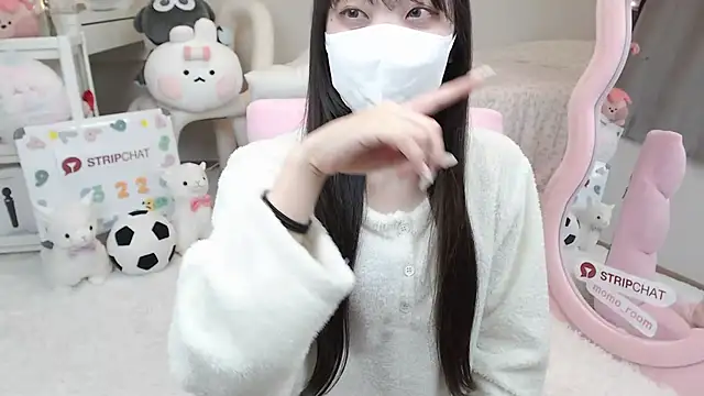 Snapshot of momo_room chatting on 02-02-25, 10:24 momo room online show from 02-02-25, 10:24