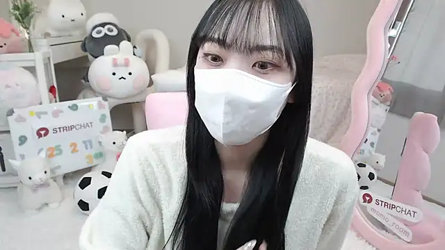 Snapshot of momo_room chatting on 02-11-25, 06:40 momo room online show from 02-11-25, 06:40
