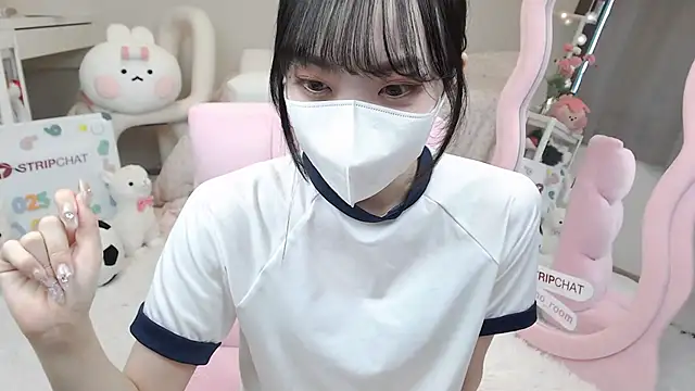 Snapshot of momo_room chatting on 03-02-25, 04:07 momo room online show from 03-02-25, 04:07