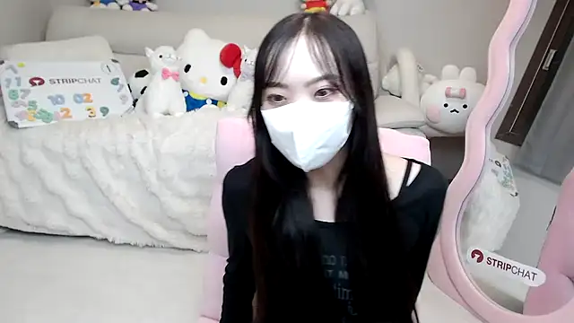 momo room online show from 10-02-25, 10:55