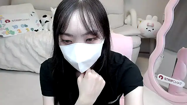 momo room online show from 10-06-25, 10:45