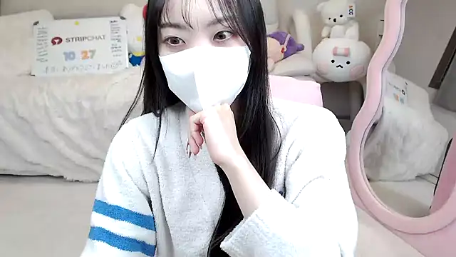 momo room online show from 10-27-25, 12:09