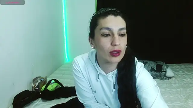 cristina connor online show from 01-07-25, 01:28