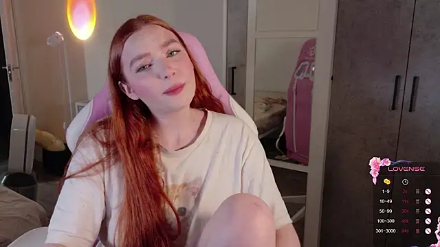 Snapshot of cinnabon_girls chatting on 02-19-26, 08:49 cinnabon girls online show from 02-19-26, 08:49