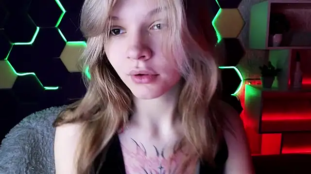 LitaBrom online show from 12-25-24, 01:53