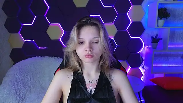 LitaBrom online show from 01-23-25, 01:19