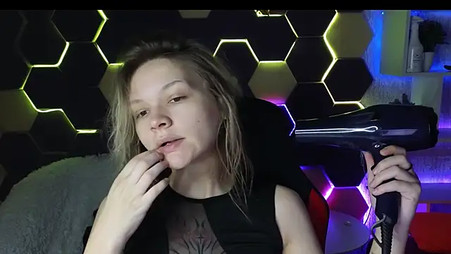 LitaBrom online show from 02-03-25, 01:09