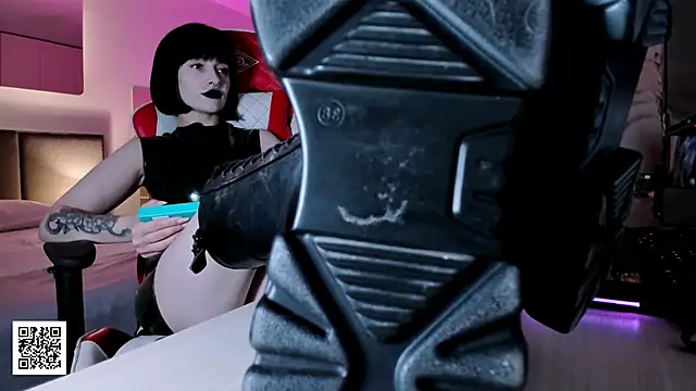 Snapshot of _Goddess_Misha_ chatting on 10-19-25, 09:26 Goddess Misha online show from 10-19-25, 09:26