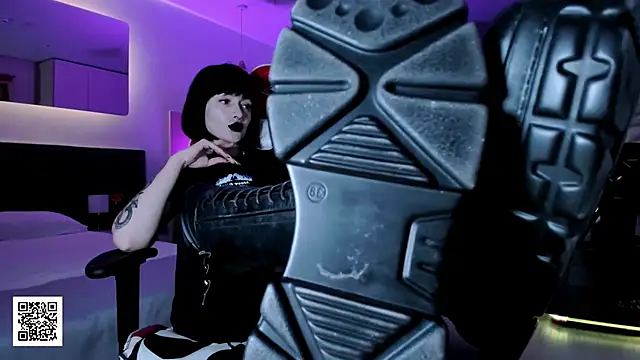 Snapshot of _Goddess_Misha_ chatting on 10-29-25, 09:05 Goddess Misha online show from 10-29-25, 09:05