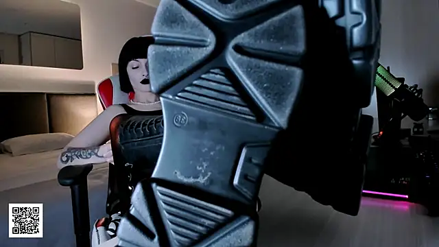 Snapshot of _Goddess_Misha_ chatting on 11-09-25, 09:02 Goddess Misha online show from 11-09-25, 09:02