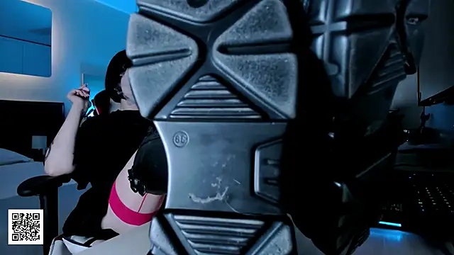 Snapshot of _Goddess_Misha_ chatting on 11-15-25, 09:11 Goddess Misha online show from 11-15-25, 09:11