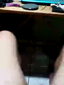 Snapshot of Cris29_84 chatting on 04-18-26, 07:56 Cris29 84 online show from 04-18-26, 07:56