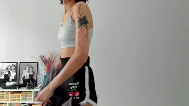 ailey chao online show from 11-19-25, 03:28