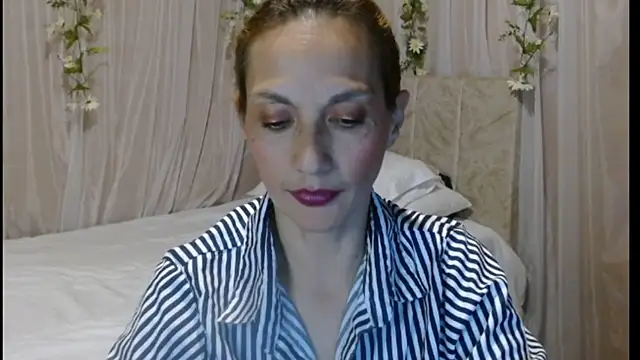 italagomez  online show from 02-28-25, 11:34