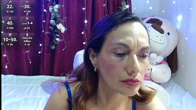 italagomez  online show from 03-17-26, 12:59