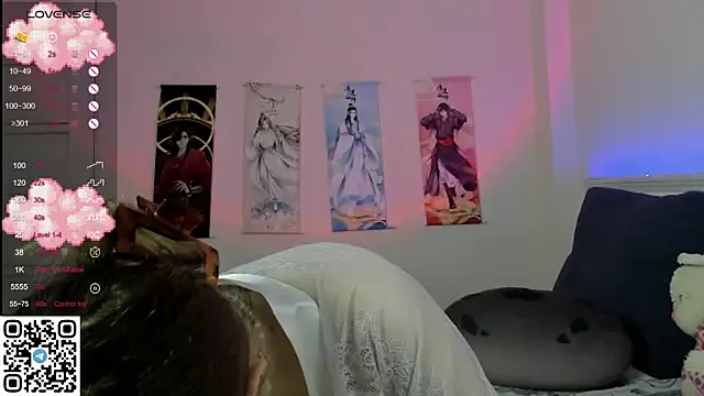 Snapshot of JorRoger chatting on 12-17-24, 08:43 JorRoger online show from 12-17-24, 08:43