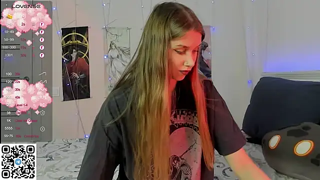 Snapshot of JorRoger chatting on 02-06-25, 08:45 JorRoger online show from 02-06-25, 08:45