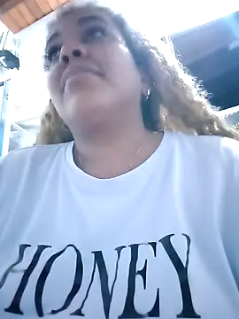 Snapshot of ELLA_KELLY chatting on 03-21-26, 11:59 ELLA KELLY online show from 03-21-26, 11:59