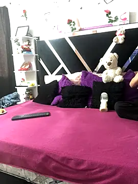 Snapshot of 1lovelygirls chatting on 09-18-25, 12:07 1lovelygirls online show from 09-18-25, 12:07