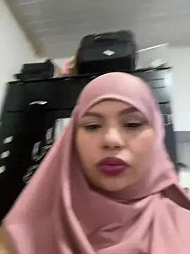 Snapshot of lalilamassu1 chatting on 03-11-25, 04:40 lalilamassu1 online show from 03-11-25, 04:40