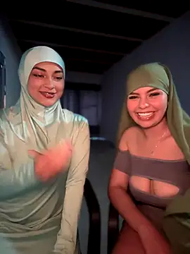 Snapshot of lalilamassu1 chatting on 09-11-25, 10:43 lalilamassu1 online show from 09-11-25, 10:43